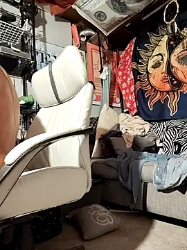 Snapshot of Gillygilly76 chatting on 10-16-25, 01:28 Gillygilly76 online show from 10-16-25, 01:28