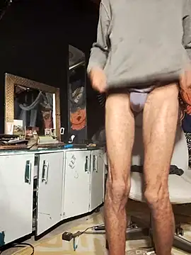 Snapshot of Gillygilly76 chatting on 11-08-25, 02:01 Gillygilly76 online show from 11-08-25, 02:01