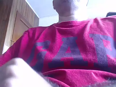 Snapshot of lover_camer chatting on 01-12-26, 03:28 lover camer online show from 01-12-26, 03:28