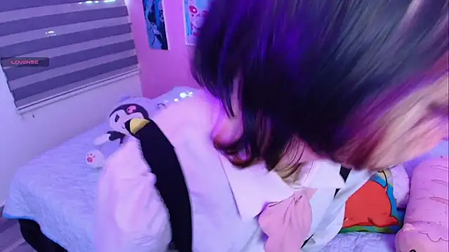 Snapshot of Miwa_violet chatting on 12-19-25, 07:54 Miwa violet online show from 12-19-25, 07:54