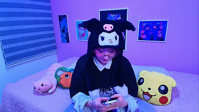 Snapshot of Miwa_violet chatting on 01-13-26, 03:45 Miwa violet online show from 01-13-26, 03:45