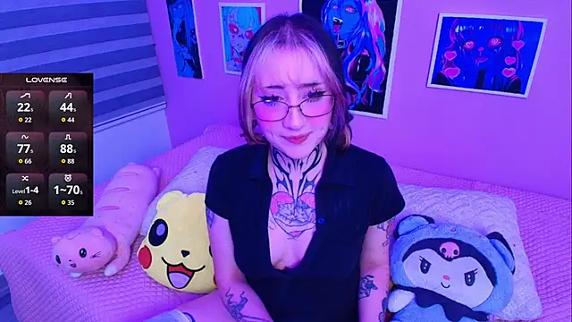 Snapshot of Miwa_violet chatting on 02-20-26, 05:37 Miwa violet online show from 02-20-26, 05:37