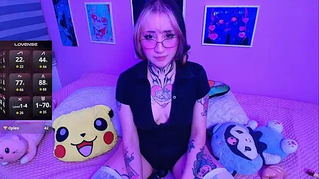 Snapshot of Miwa_violet chatting on 02-20-26, 06:26 Miwa violet online show from 02-20-26, 06:26