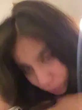 Snapshot of Cuteandhornyy chatting on 03-13-25, 04:38 Cuteandhornyy online show from 03-13-25, 04:38