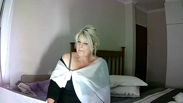 Miahotmilf online show from 12-30-24, 09:08