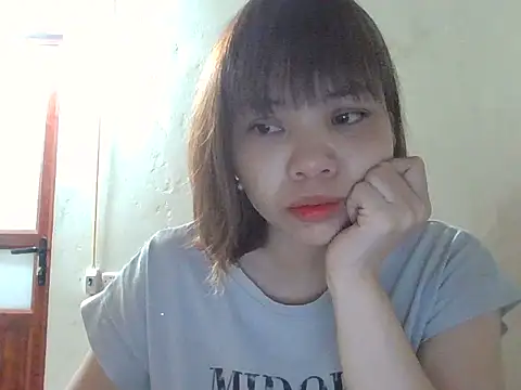 Angela-Eira online show from 10-28-25, 09:17