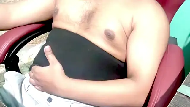 Snapshot of telugu_boy_ chatting on 03-13-25, 02:44 telugu boy online show from 03-13-25, 02:44