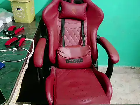 Snapshot of telugu_boy_ chatting on 12-22-25, 05:26 telugu boy online show from 12-22-25, 05:26