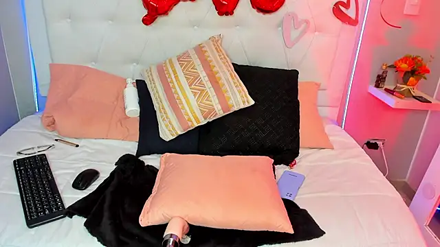 Snapshot of AINARA__STONE chatting on 02-15-25, 01:31 AINARA  STONE online show from 02-15-25, 01:31