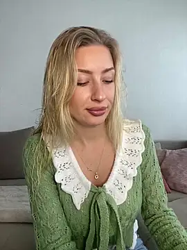 belle98 online show from 12-15-25, 12:31