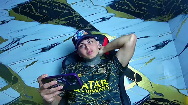 Kevin22 222 online show from 01-27-25, 06:52