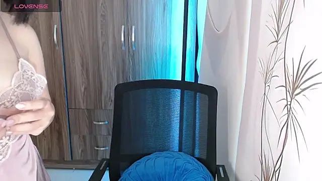 Baby Claraa online show from 09-13-25, 06:46