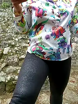 Snapshot of Fulopp15 chatting on 12-15-24, 01:22 Fulopp15 online show from 12-15-24, 01:22