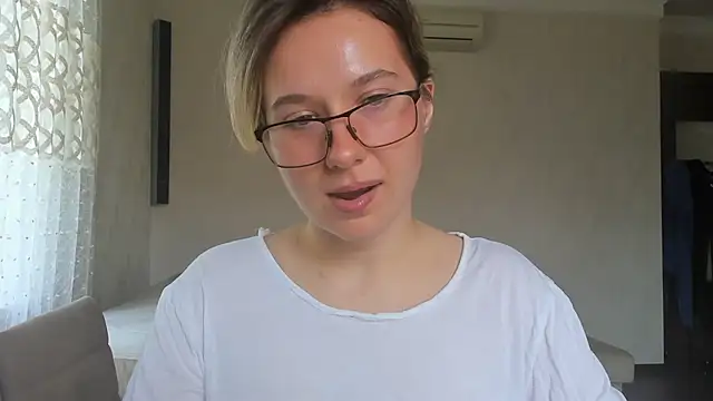 Lilith lutherlow online show from 06-27-26, 01:17