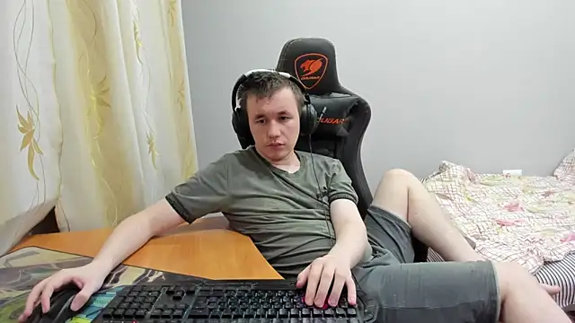 iliaskrislove online show from 11-18-25, 02:43