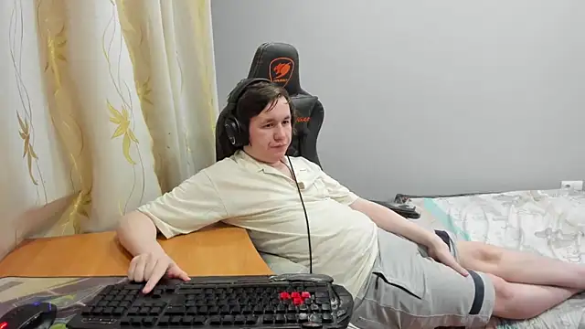 iliaskrislove online show from 04-21-26, 08:12