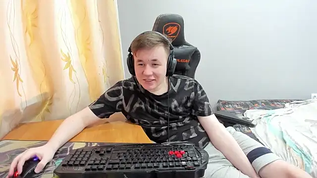 iliaskrislove online show from 04-28-26, 02:33