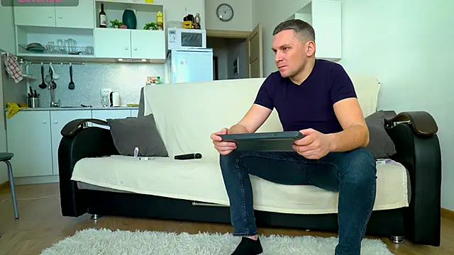 Snapshot of littlesweettifany chatting on 12-04-24, 10:02 littlesweettifany online show from 12-04-24, 10:02