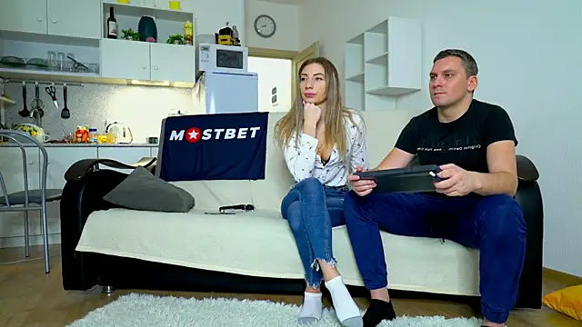 Snapshot of littlesweettifany chatting on 12-22-24, 12:27 littlesweettifany online show from 12-22-24, 12:27