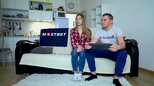 Snapshot of littlesweettifany chatting on 12-25-24, 09:34 littlesweettifany online show from 12-25-24, 09:34