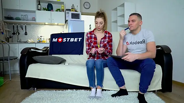 Snapshot of littlesweettifany chatting on 12-28-24, 09:20 littlesweettifany online show from 12-28-24, 09:20