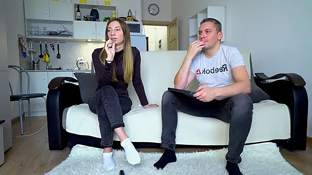 Snapshot of littlesweettifany chatting on 10-29-25, 10:50 littlesweettifany online show from 10-29-25, 10:50