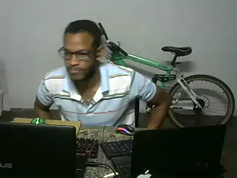 Snapshot of michel_sc chatting on 12-16-25, 10:09 michel sc online show from 12-16-25, 10:09