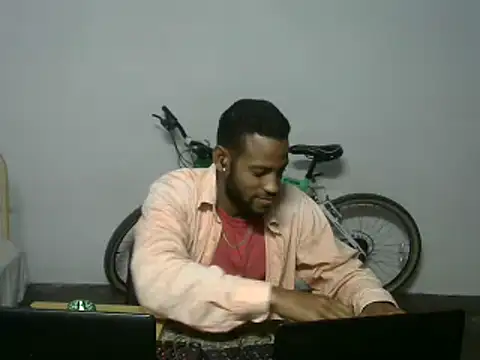 Snapshot of michel_sc chatting on 12-18-25, 07:36 michel sc online show from 12-18-25, 07:36