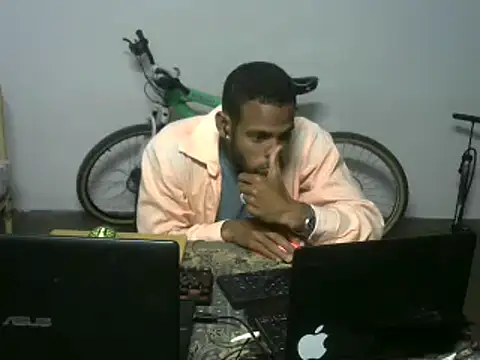 Snapshot of michel_sc chatting on 01-11-26, 05:23 michel sc online show from 01-11-26, 05:23