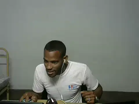 Snapshot of michel_sc chatting on 03-01-26, 06:48 michel sc online show from 03-01-26, 06:48