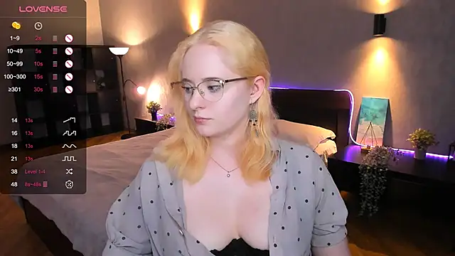 Aemilia  online show from 01-24-25, 03:34