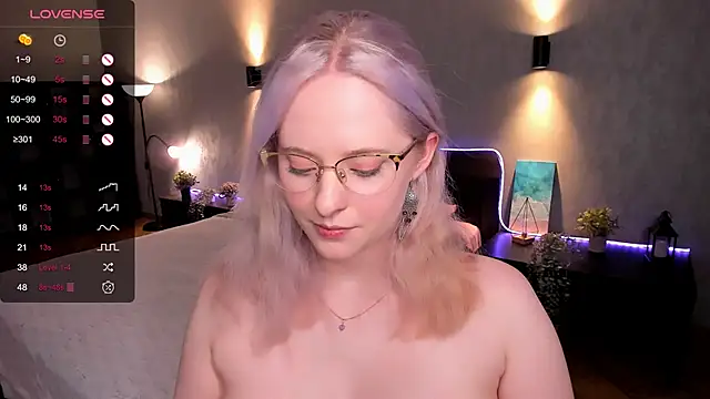 Aemilia  online show from 02-08-25, 10:07