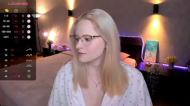 Aemilia  online show from 02-18-25, 09:32