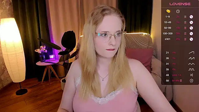 Aemilia  online show from 09-14-25, 02:00