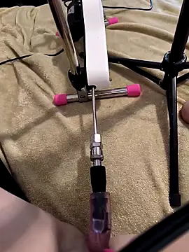 Linalicious online show from 03-08-26, 08:51