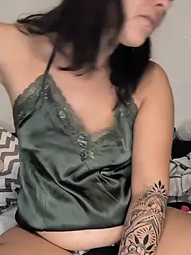 Linalicious online show from 06-26-26, 01:26