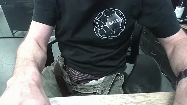 Snapshot of Michealtje85 chatting on 12-01-25, 04:12 Michealtje85 online show from 12-01-25, 04:12