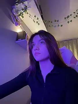 Snapshot of MashkaRay chatting on 02-05-25, 08:14 MashkaRay online show from 02-05-25, 08:14