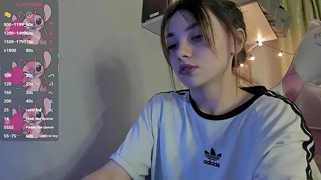 Snapshot of MashkaRay chatting on 02-10-25, 01:11 MashkaRay online show from 02-10-25, 01:11