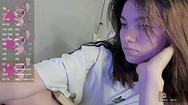 Snapshot of MashkaRay chatting on 02-11-25, 10:48 MashkaRay online show from 02-11-25, 10:48