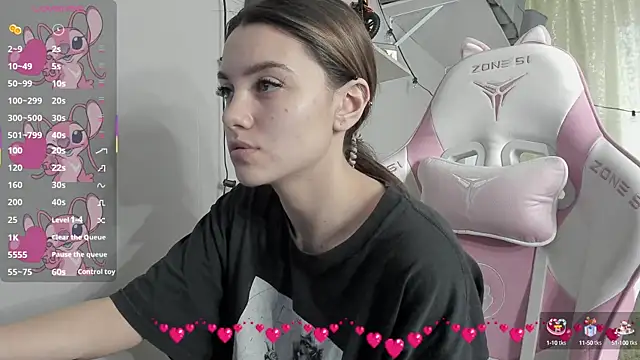 Snapshot of MashkaRay chatting on 02-14-25, 10:07 MashkaRay online show from 02-14-25, 10:07