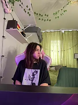 Snapshot of MashkaRay chatting on 02-15-25, 09:27 MashkaRay online show from 02-15-25, 09:27