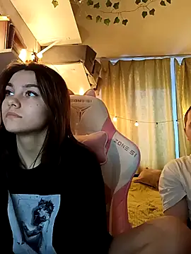 Snapshot of MashkaRay chatting on 02-19-25, 01:50 MashkaRay online show from 02-19-25, 01:50