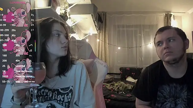 Snapshot of MashkaRay chatting on 03-10-25, 05:39 MashkaRay online show from 03-10-25, 05:39