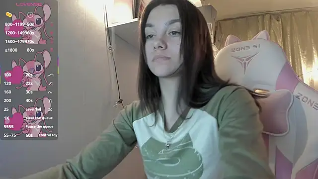 Snapshot of MashkaRay chatting on 03-11-25, 03:45 MashkaRay online show from 03-11-25, 03:45