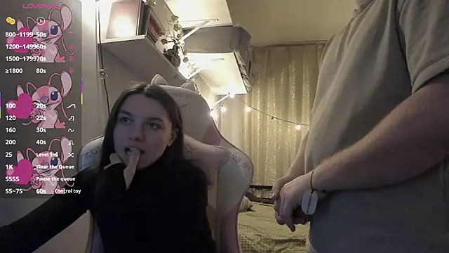 Snapshot of MashkaRay chatting on 03-18-25, 04:04 MashkaRay online show from 03-18-25, 04:04