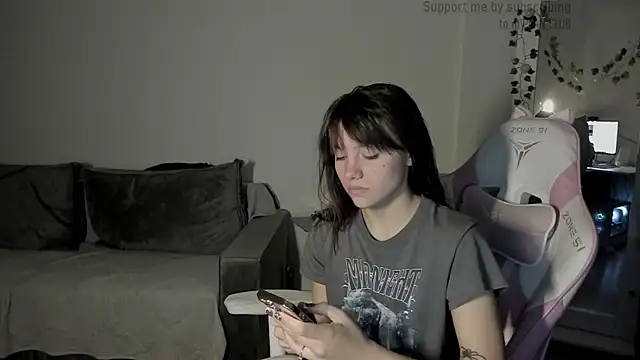 Snapshot of MashkaRay chatting on 09-21-25, 05:20 MashkaRay online show from 09-21-25, 05:20