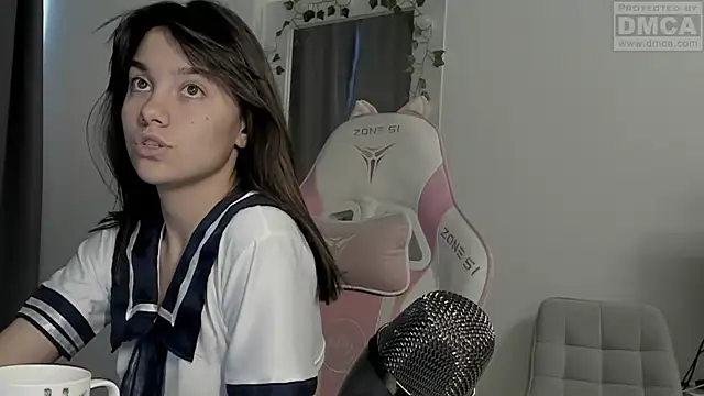 Snapshot of MashkaRay chatting on 10-07-25, 06:43 MashkaRay online show from 10-07-25, 06:43