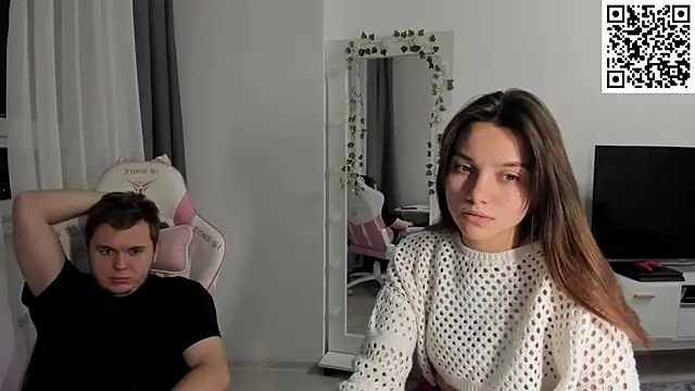 Snapshot of MashkaRay chatting on 12-14-25, 04:01 MashkaRay online show from 12-14-25, 04:01