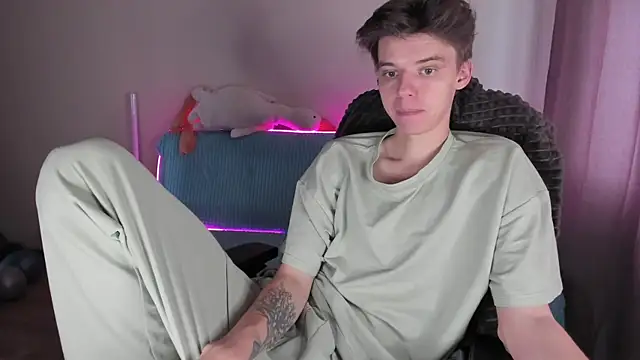 Liam sexy1 online show from 10-15-25, 08:25